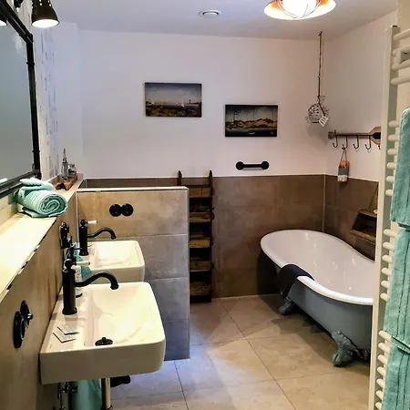 Lilla-greta 3*